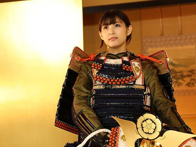 #32 甲冑:織田信長/美女:彩川ひなの