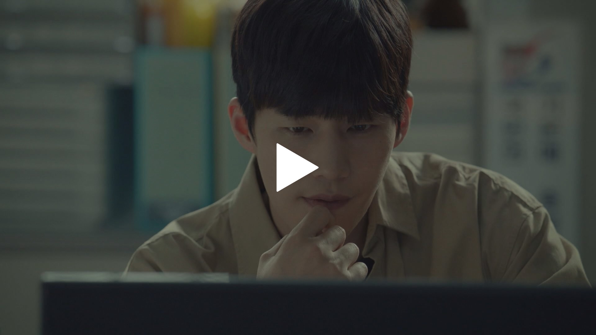 第18話 字幕版 怪しい姿 フジテレビの人気ドラマ アニメ Tv番組の動画が見放題 Fod