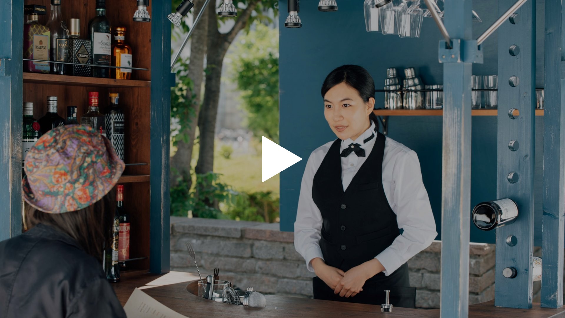 第1話 屋台バーの女｜フジテレビの人気ドラマ・アニメ・TV番組の動画が 