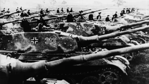 バルジ大作戦　攻撃目標、ビルマ　ベルリン陥落　CD3枚　戦争映画　音楽 バルジ大作戦 攻撃目標、ビルマ ベルリン陥落 CD3枚 戦争映画 音楽