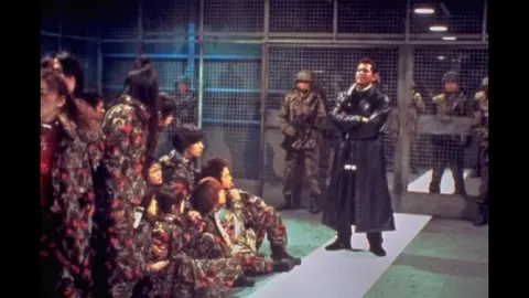 バトル・ロワイアルII 鎮魂歌｜フジテレビの人気ドラマ・アニメ・TV