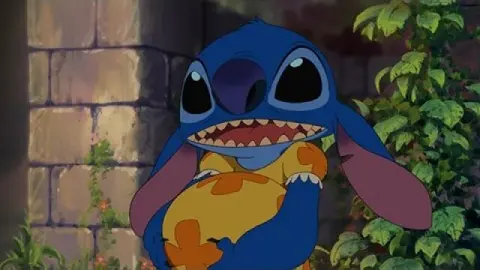 スティッチテレビ ラナ、スティッチが噛みついている20V型の液晶テレビ - BCN＋R