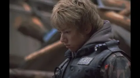バトル・ロワイアルII 特別篇 REVENGE｜フジテレビの人気ドラマ