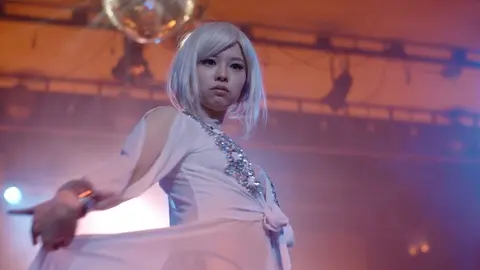 加藤登美子、【夢もいざよう紅桜　しのぶ想いをふりそでに　京都先斗町にて】 加藤登美子、【夢もいざよう紅桜 しのぶ想いをふりそでに 京都