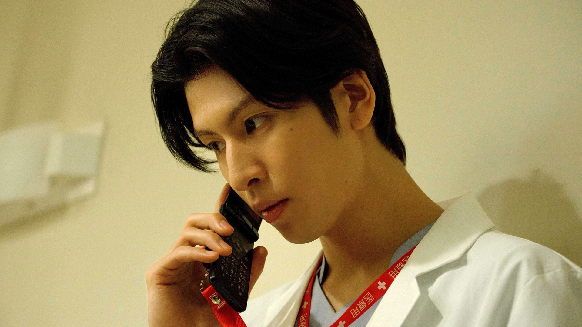 迫る警察の捜査、誘拐犯から新たな要求…窮地の外科医、決断は！？