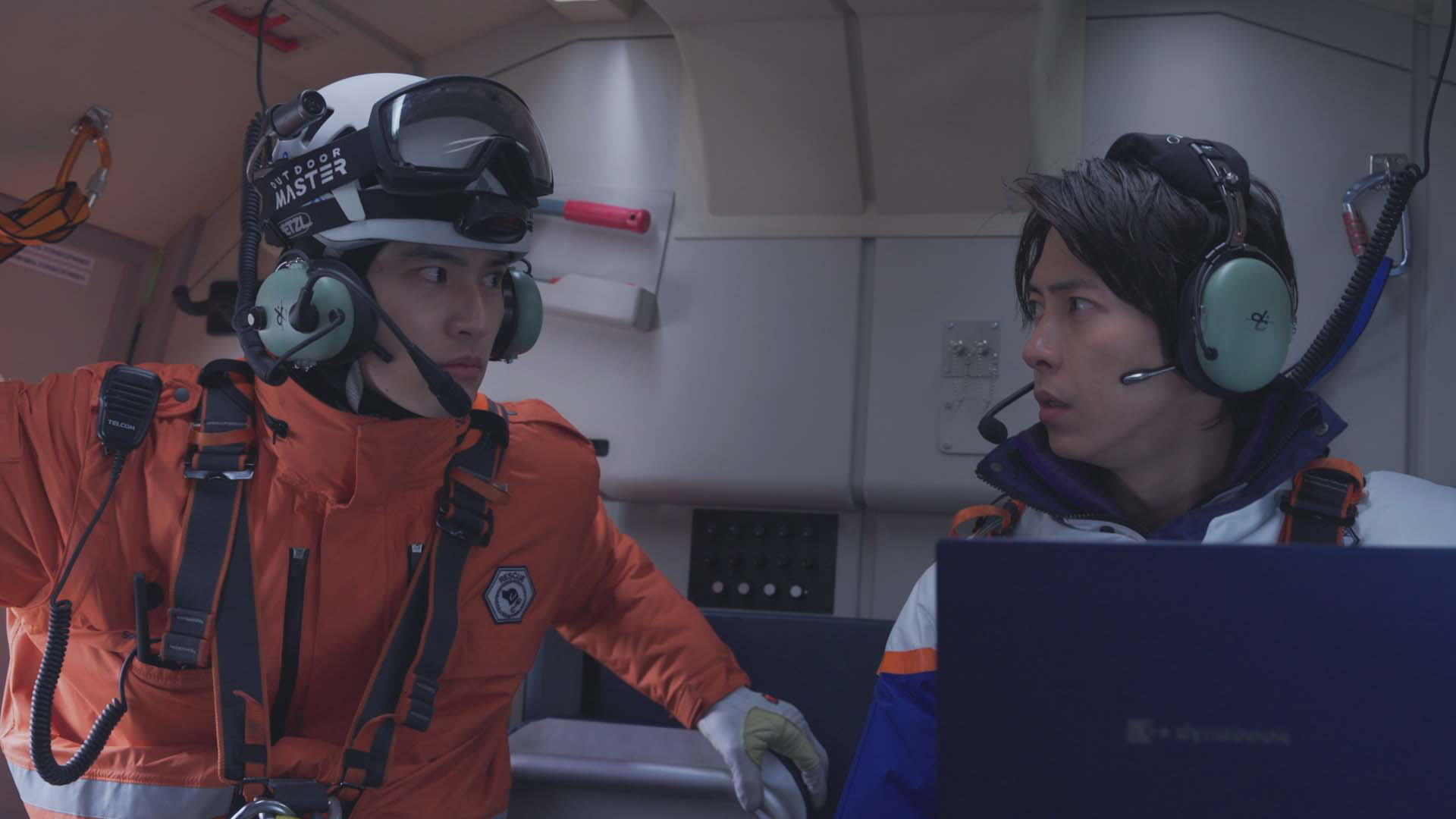 猛吹雪の中ヘリ出動！リミット9分の救出劇！