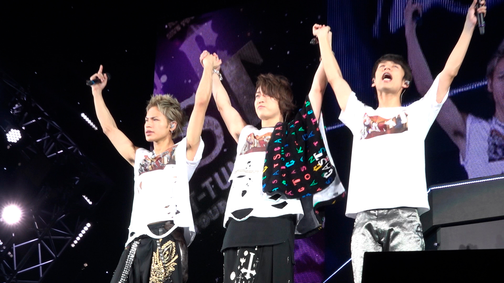 KAT-TUN再始動 激動の300日3人のKAT-TUN