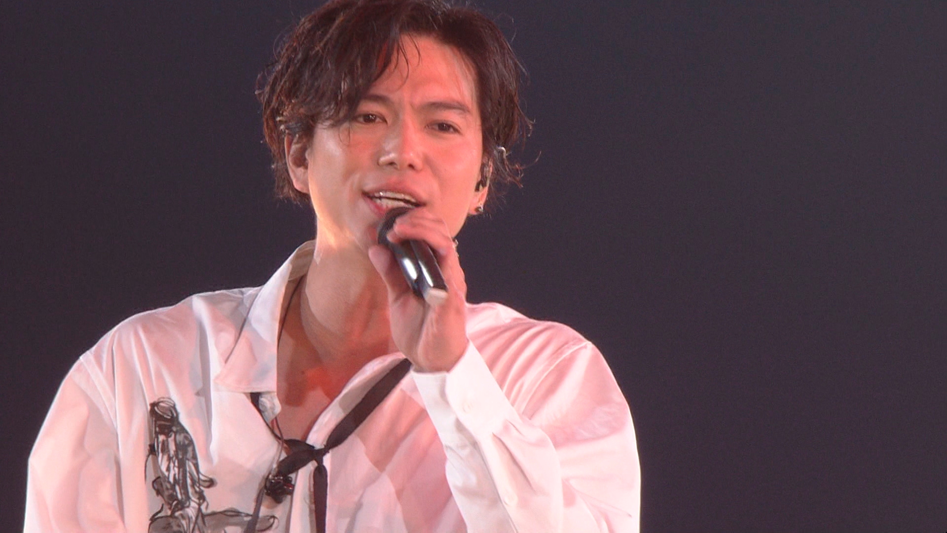 NEWS 結成15周年の覚悟「生きろ」stay gold