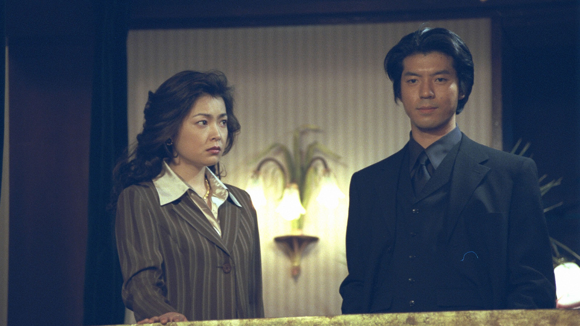 盗む女！！愛のお客さま争奪戦