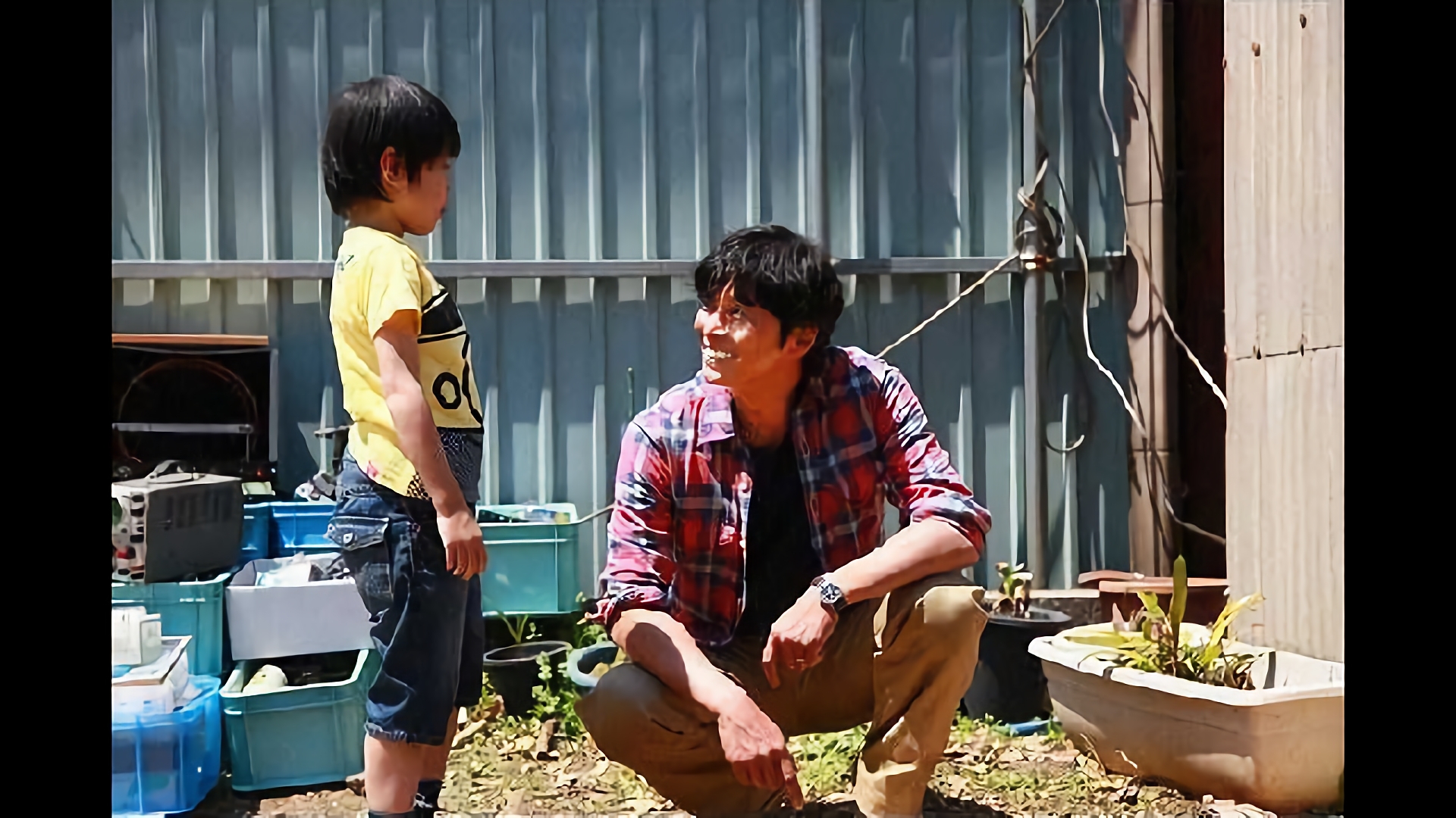 突然妻に出て行かれ子連れホームレスに！！父が息子にできる事