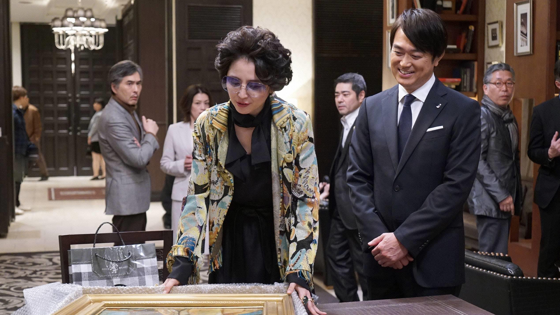 金まみれセクハラ美術評論家と対決！！