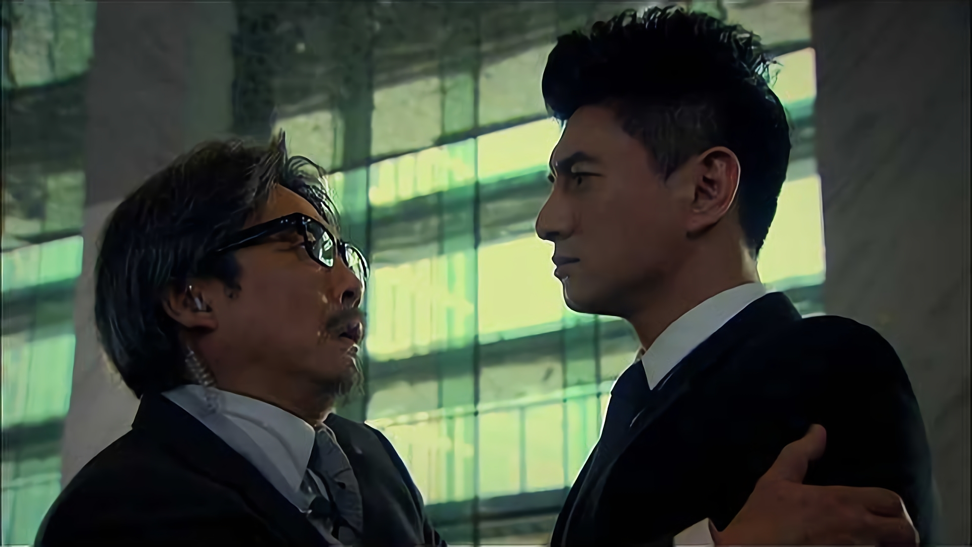 波乱の記者会見