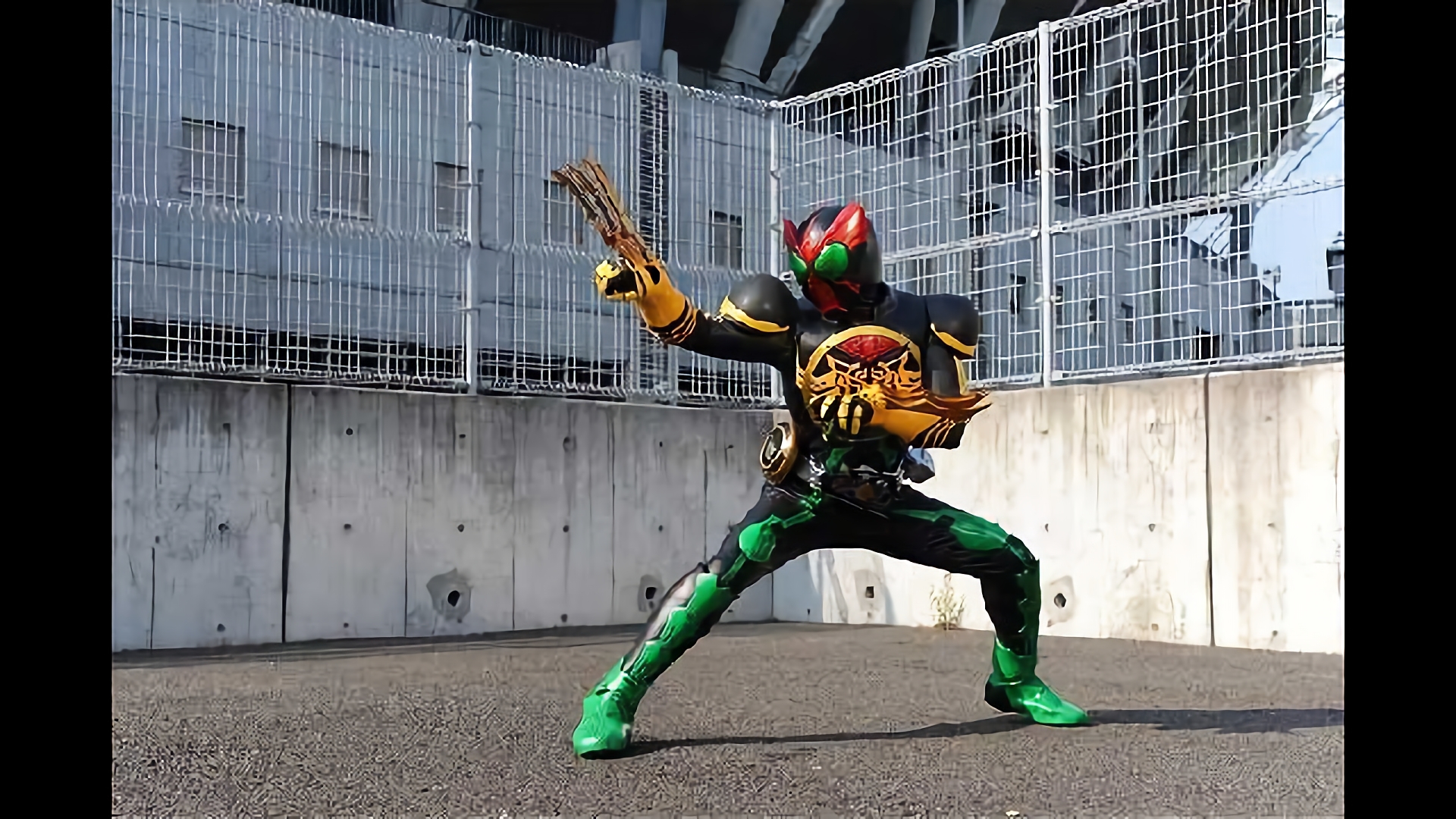 メダルとパンツと謎の腕