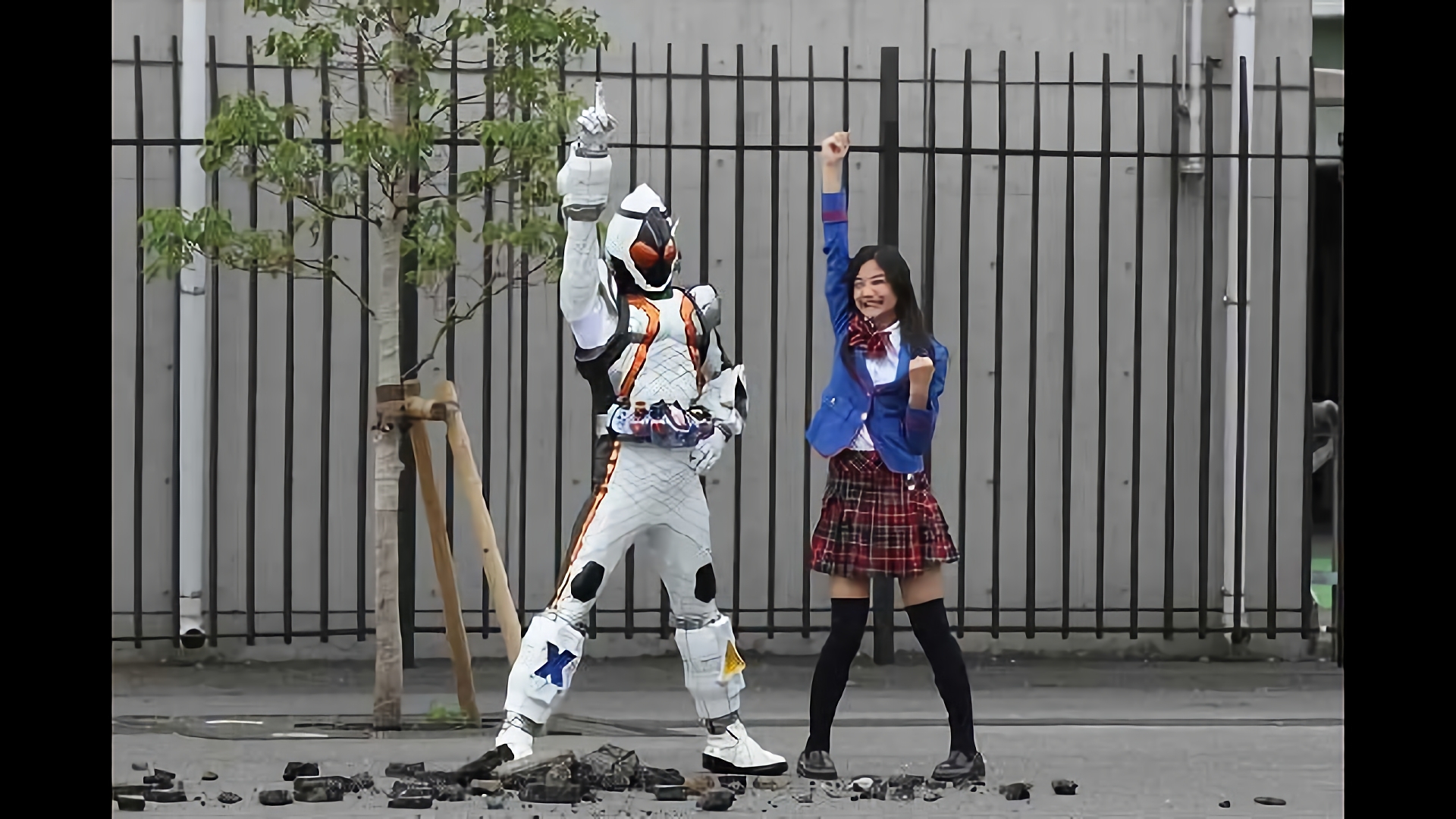 女・王・選・挙