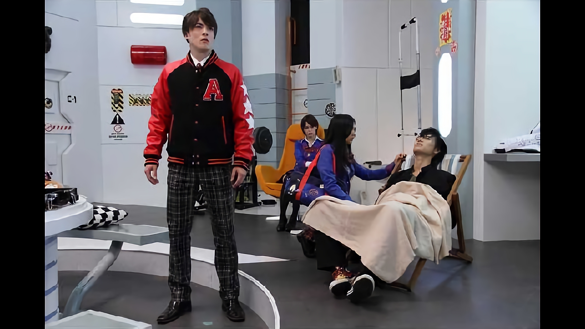 毒・針・猛・襲