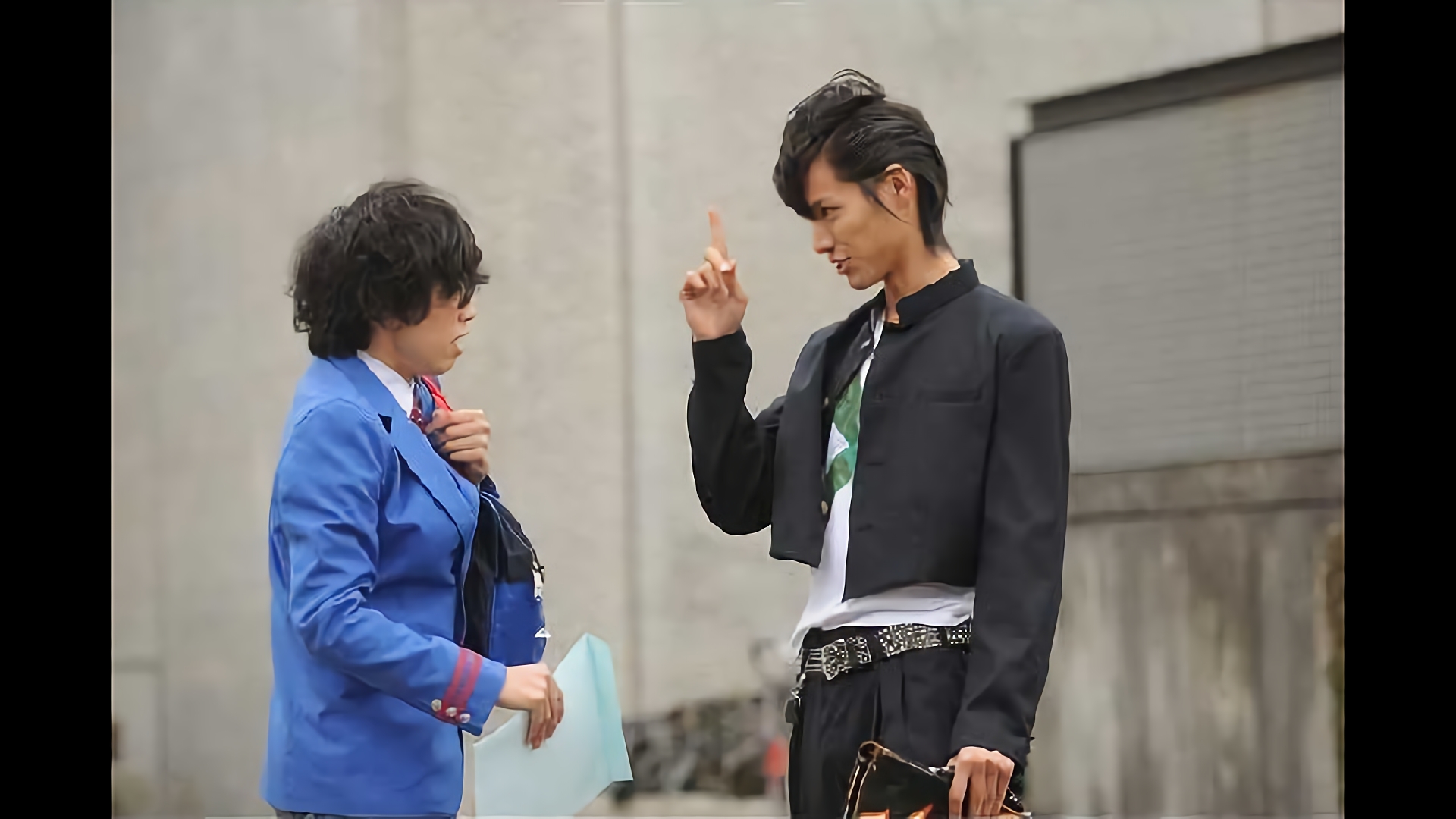 後・輩・無・言