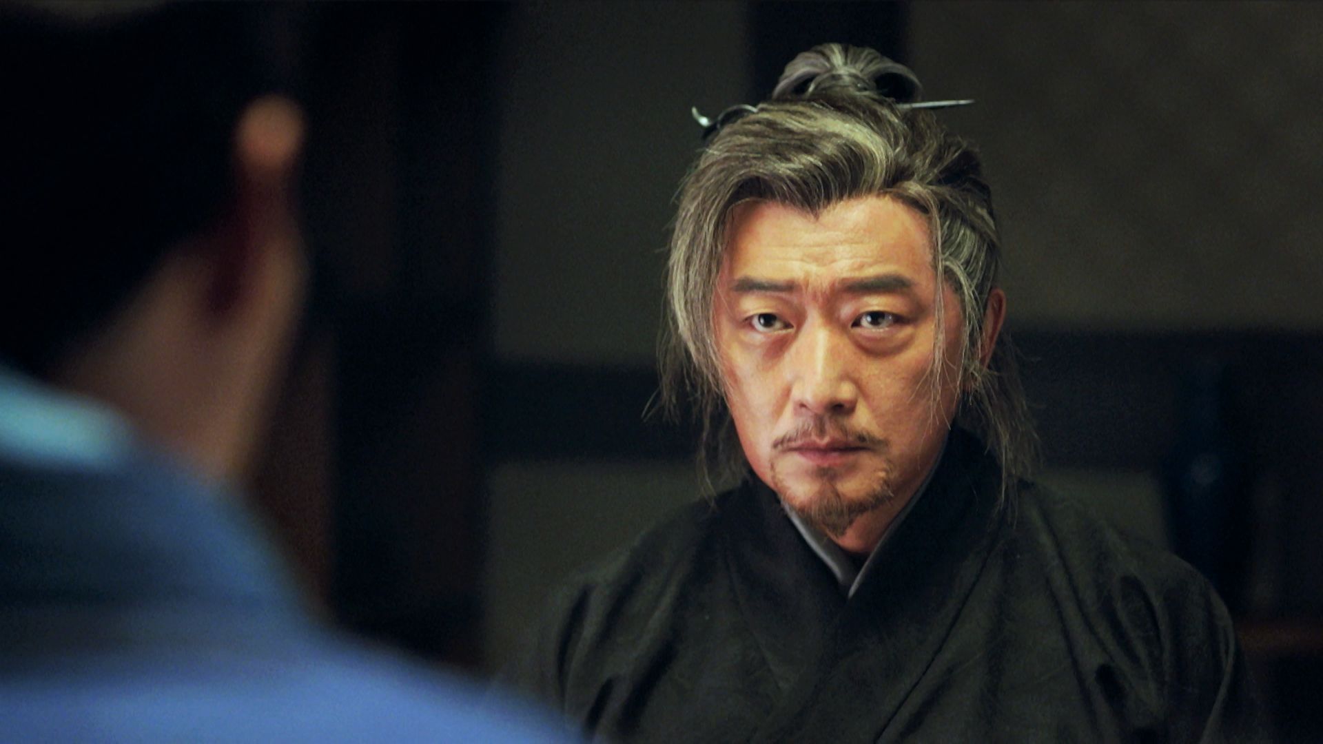 宮中からの脱出