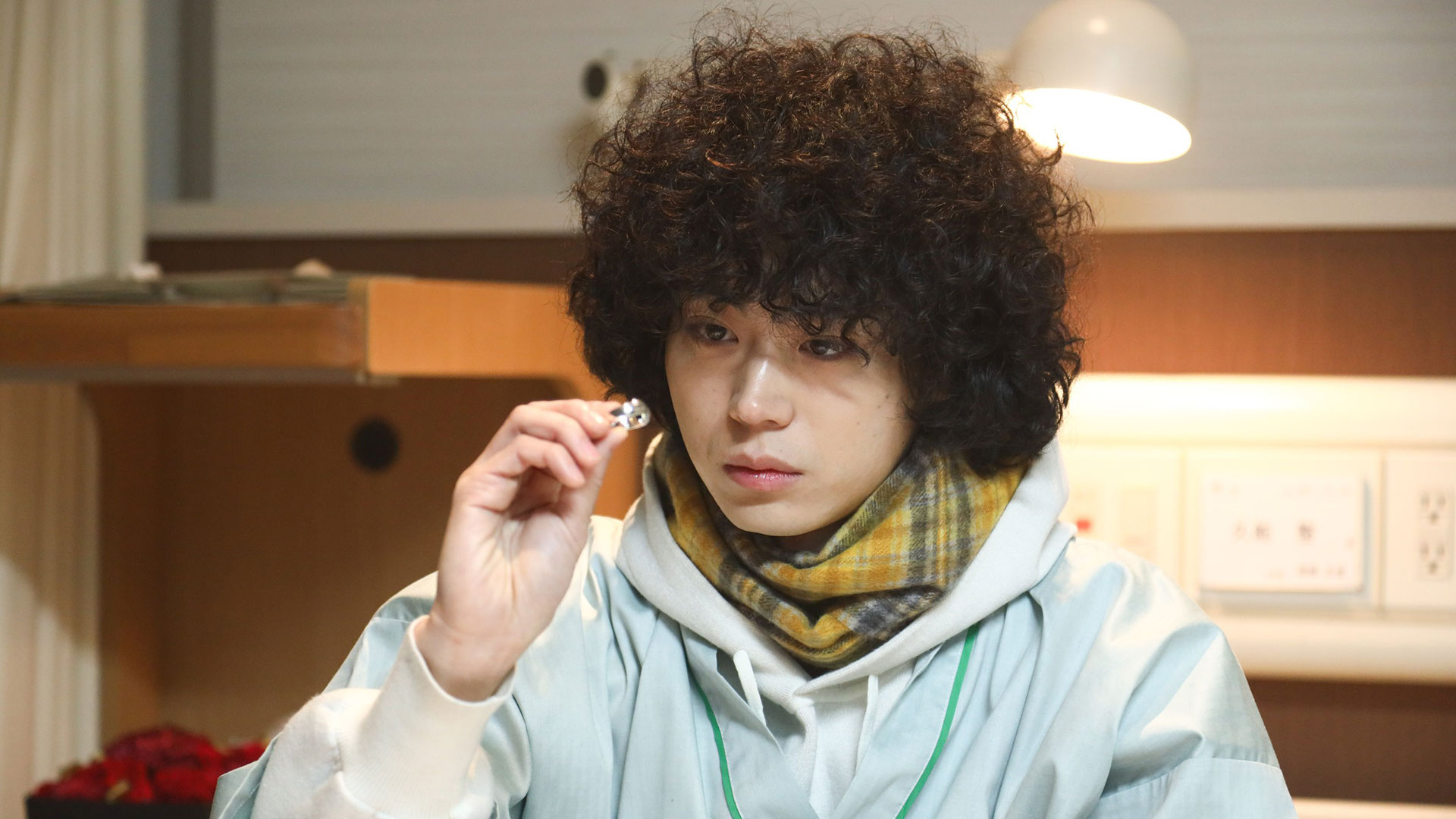 元刑事からの挑戦状！奇妙な入院生活が始まる…