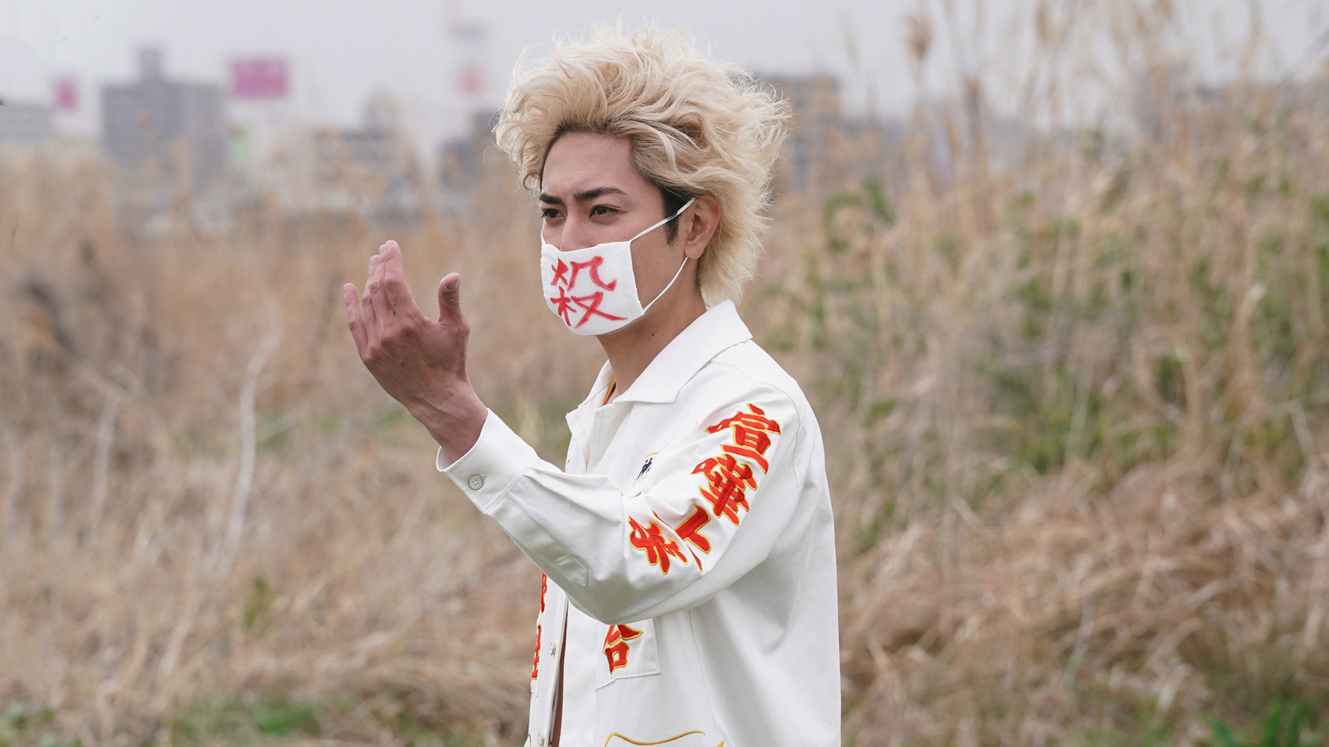 最強ヤンキー⇔真面目な高校生！秘密の二重生活！