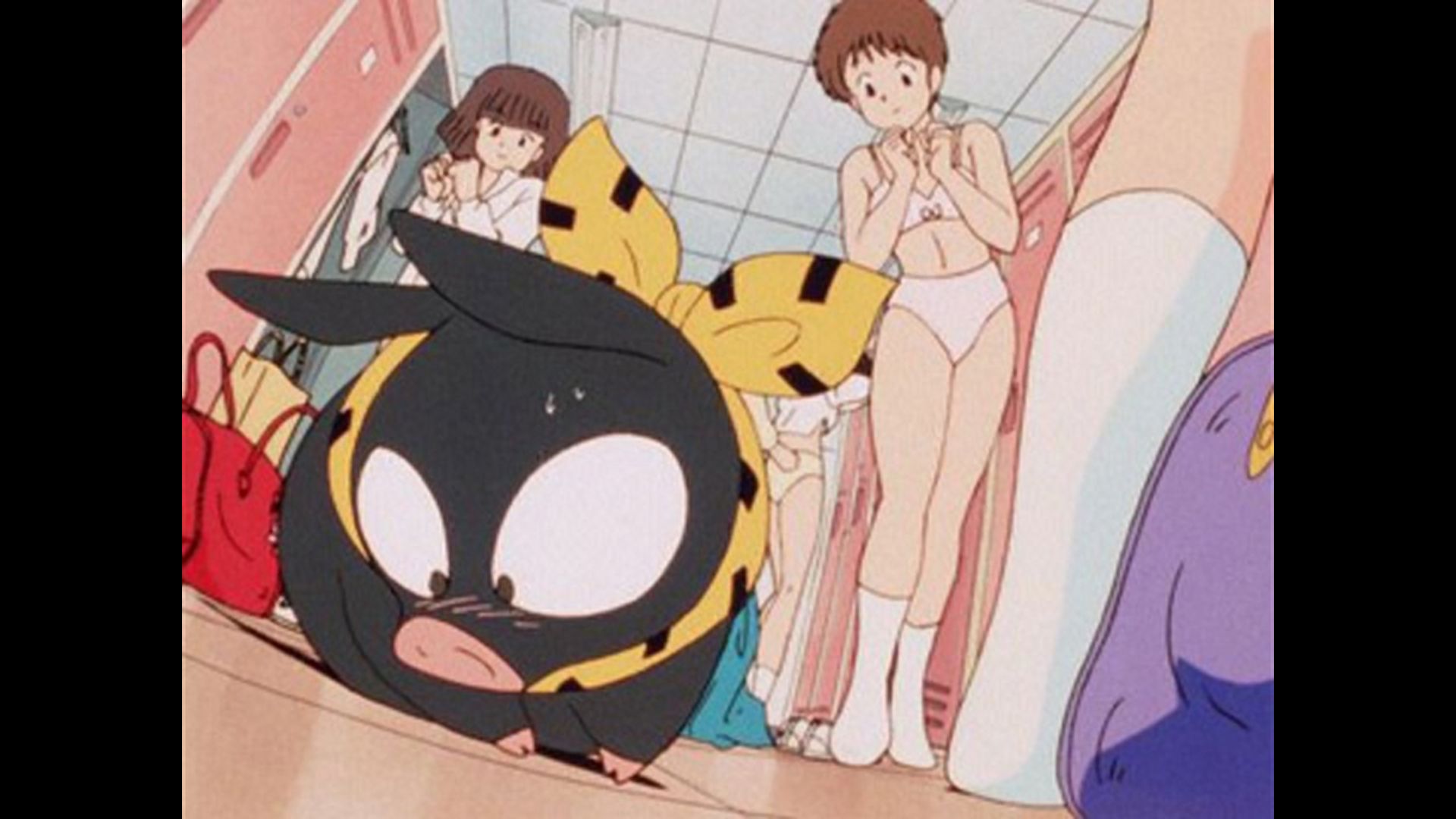 女子更衣室を襲え？