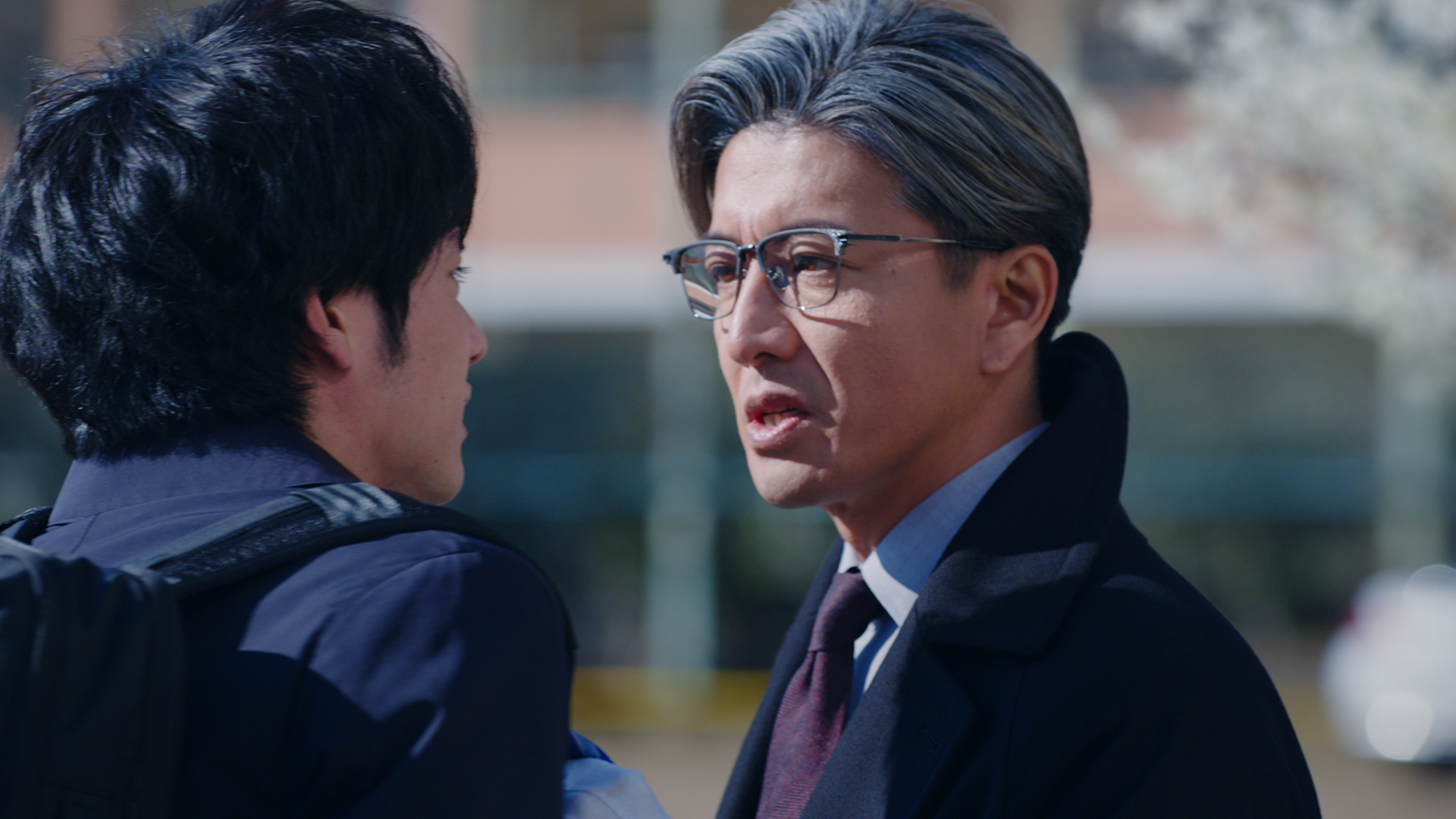 ブロンズの墓穴