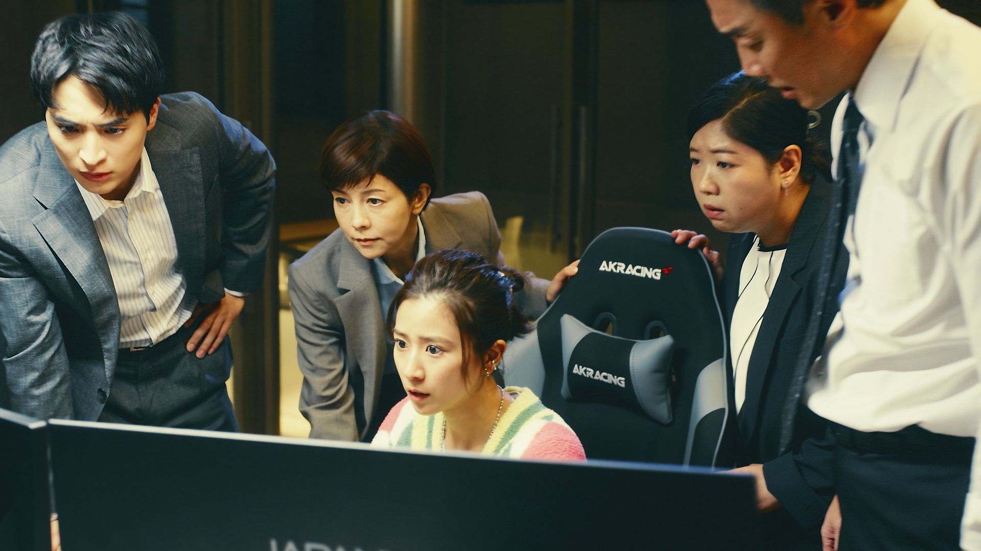 追い込まれる桐谷総理