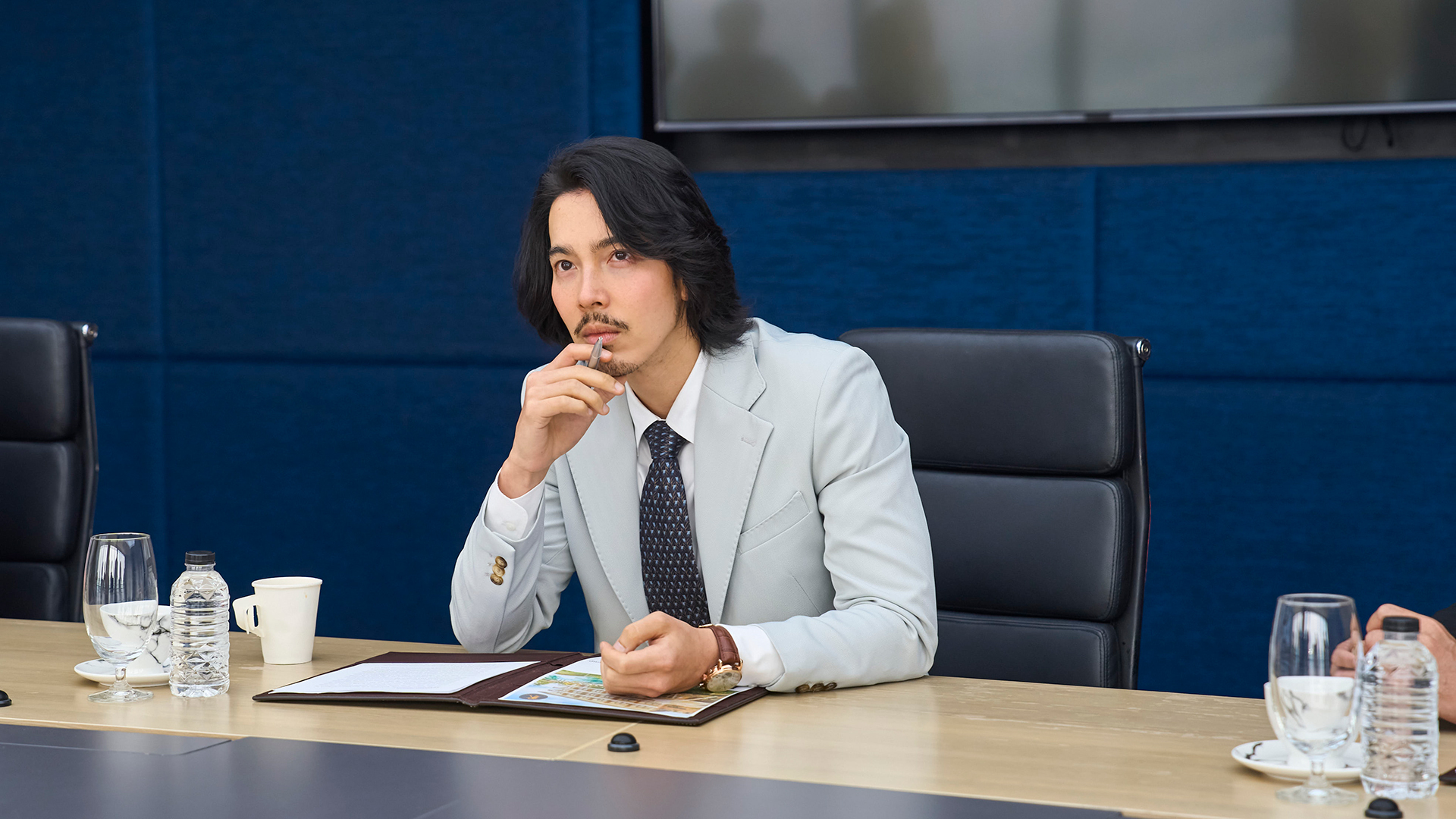 ハルコ、タイのお家騒動を斬る！