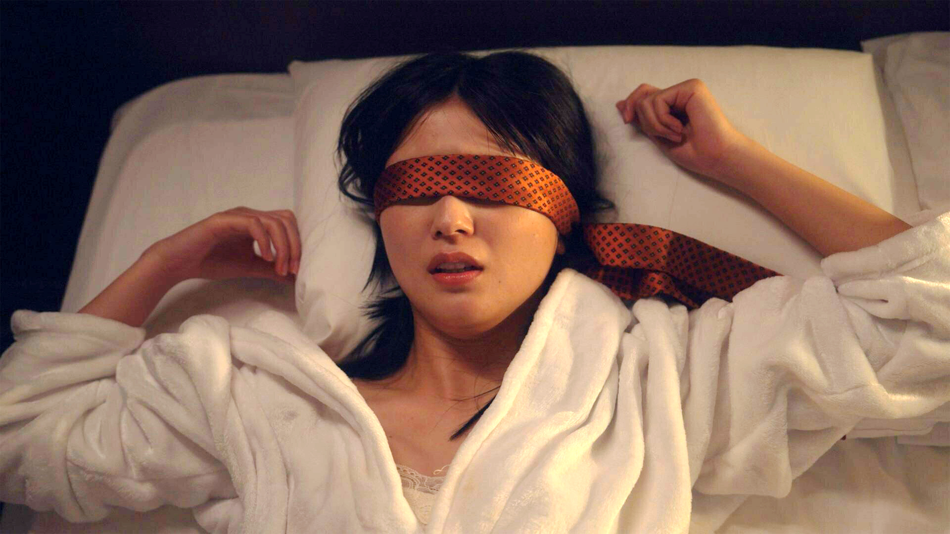 疑惑のメッセージ、歪む人間関係