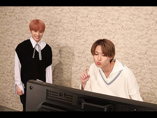 #2 JO1川西&白岩、コントでキス顔披露!