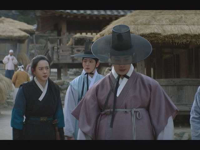 第4話 (字幕版)運命がさまよう夜